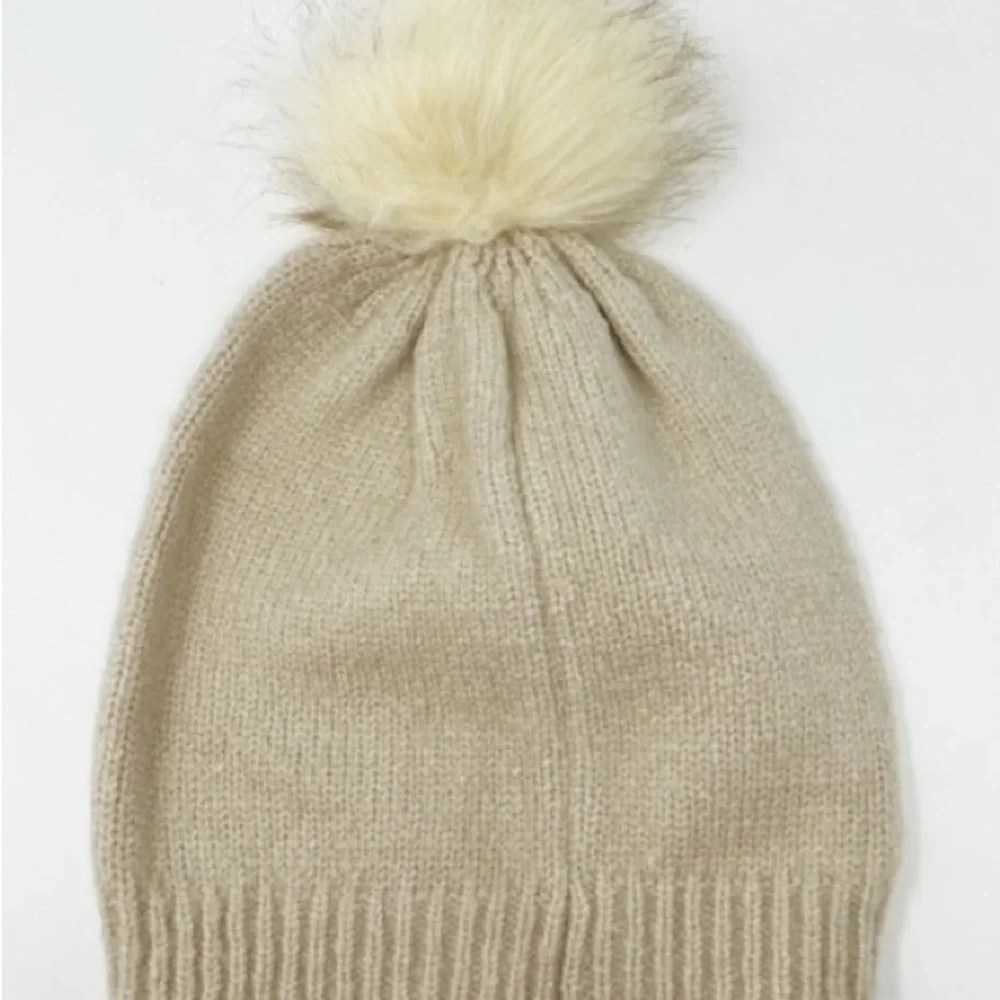Jack & Missy Women's Beige Knit Pom Hat